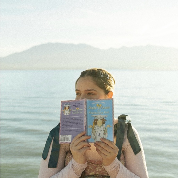 Meet your Posher, Anna - Picture 3 of 13